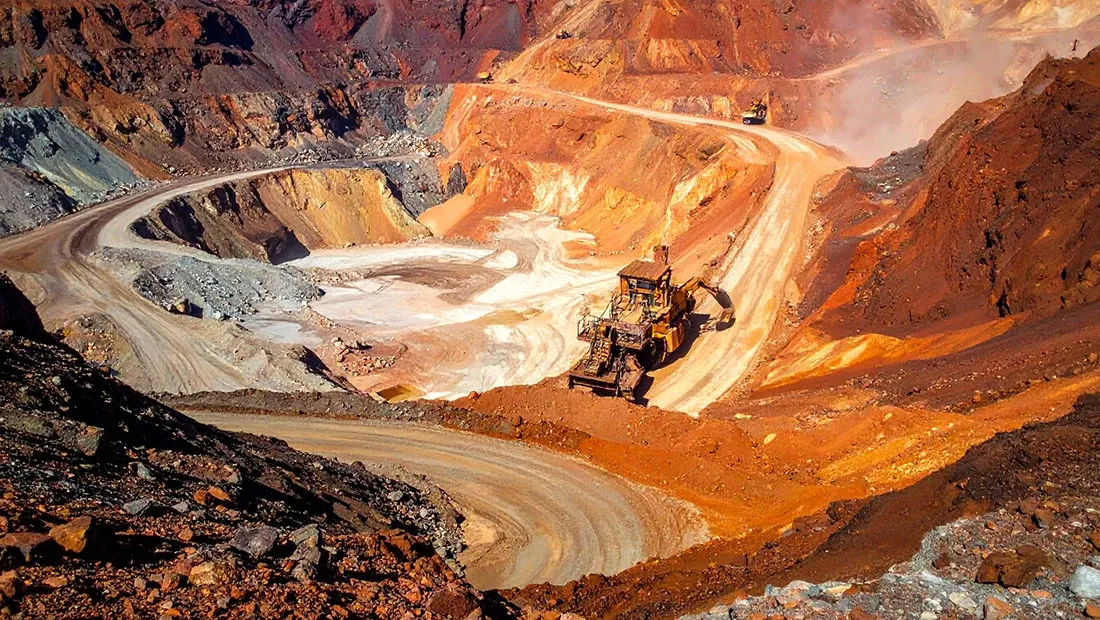 Mina de cobre a cielo abierto en terrazas