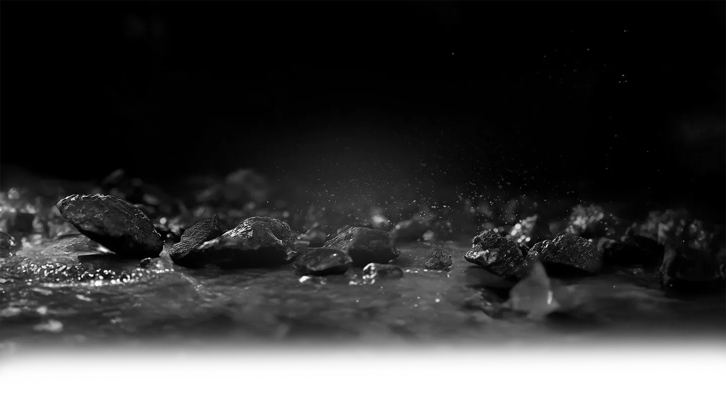 Rocas oscuras bajo una luz tenue